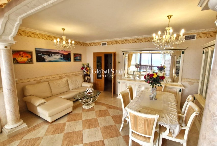Revente - APPARTEMENT -
BENIDORM - Levante