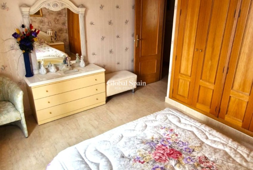 Revente - APPARTEMENT -
BENIDORM - Levante