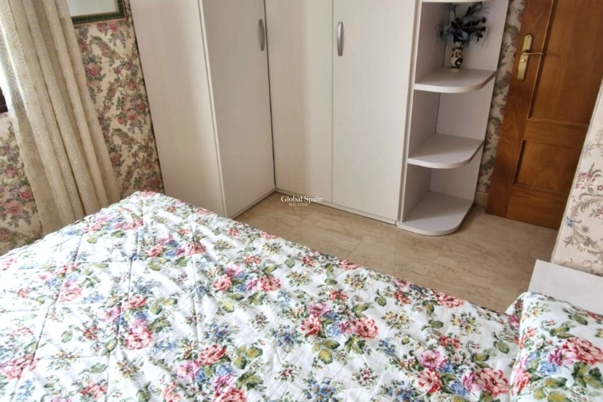 Revente - APPARTEMENT -
BENIDORM - Levante