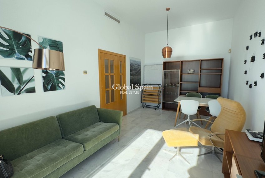 Revente - APPARTEMENT -
BENIDORM - Levante