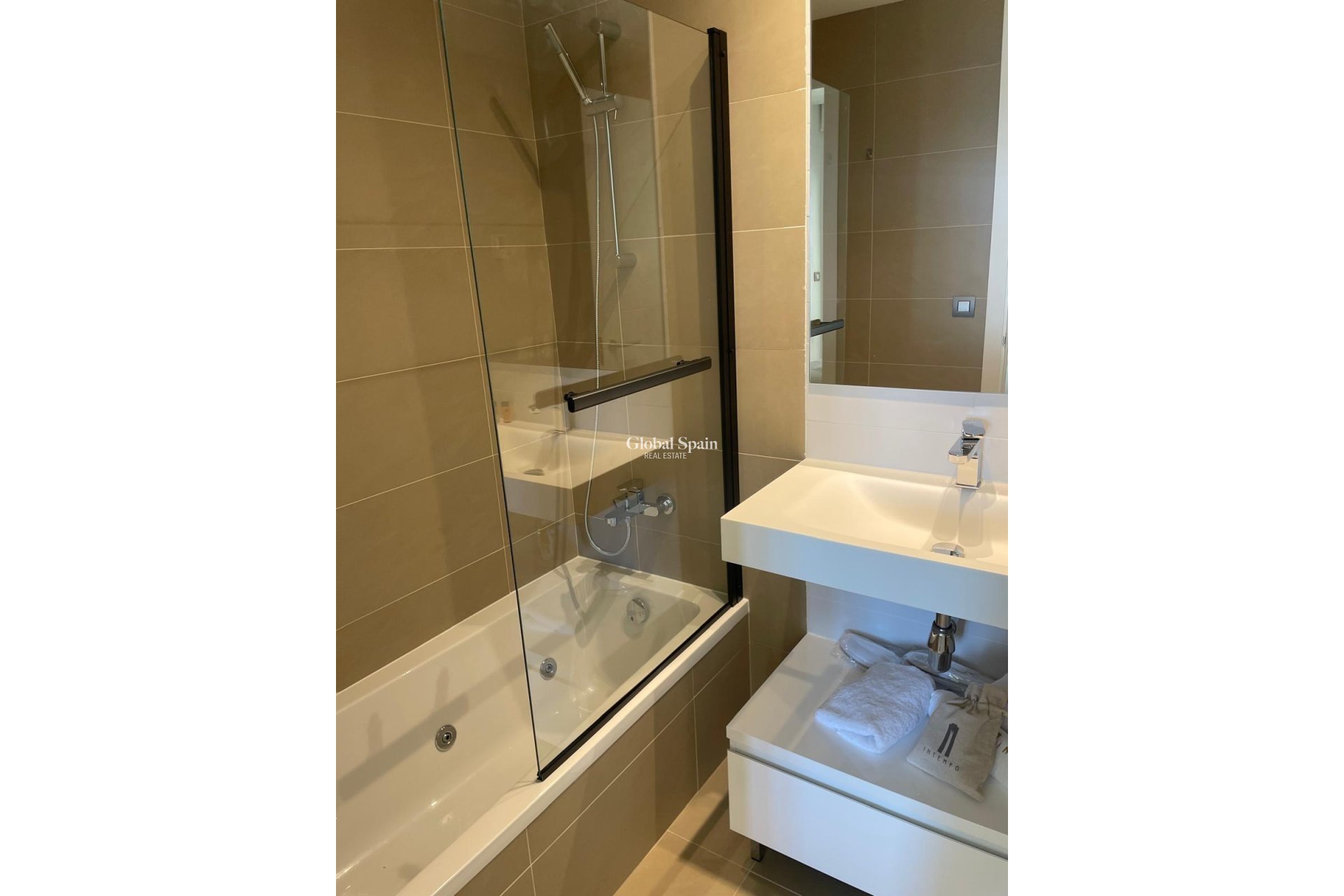 Revente - APPARTEMENT -
BENIDORM - Playa de Poniente