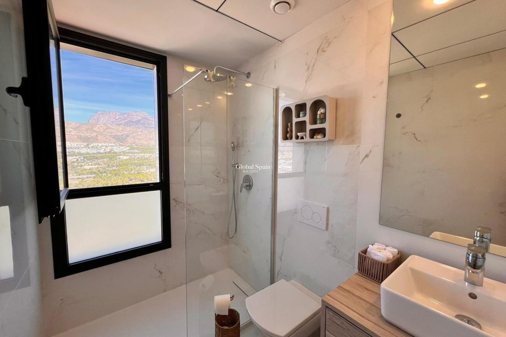 Revente - APPARTEMENT -
BENIDORM - Playa de Poniente