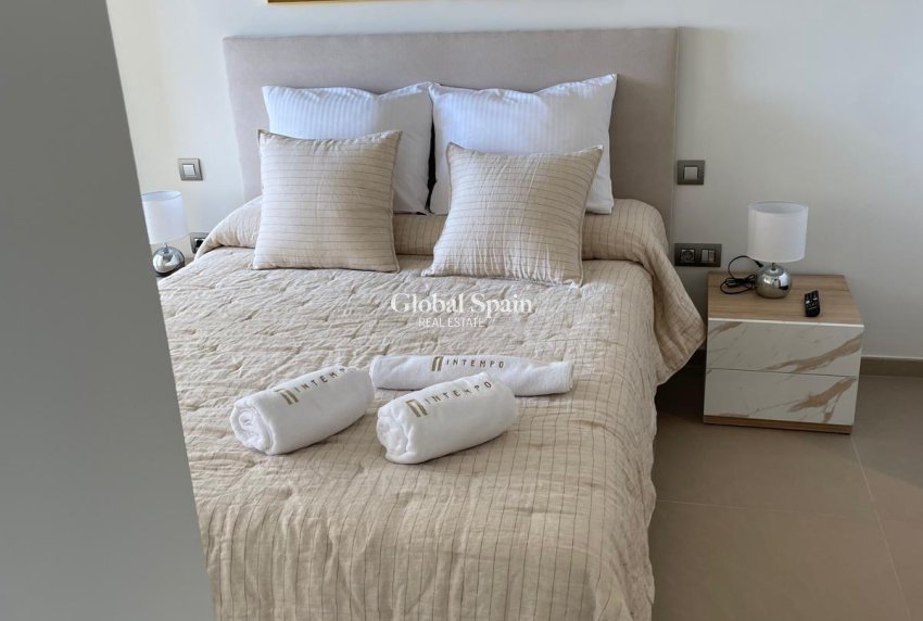 Revente - APPARTEMENT -
BENIDORM - Playa de Poniente