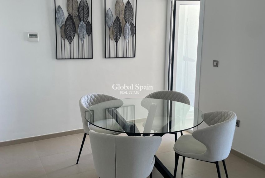 Revente - APPARTEMENT -
BENIDORM - Playa de Poniente