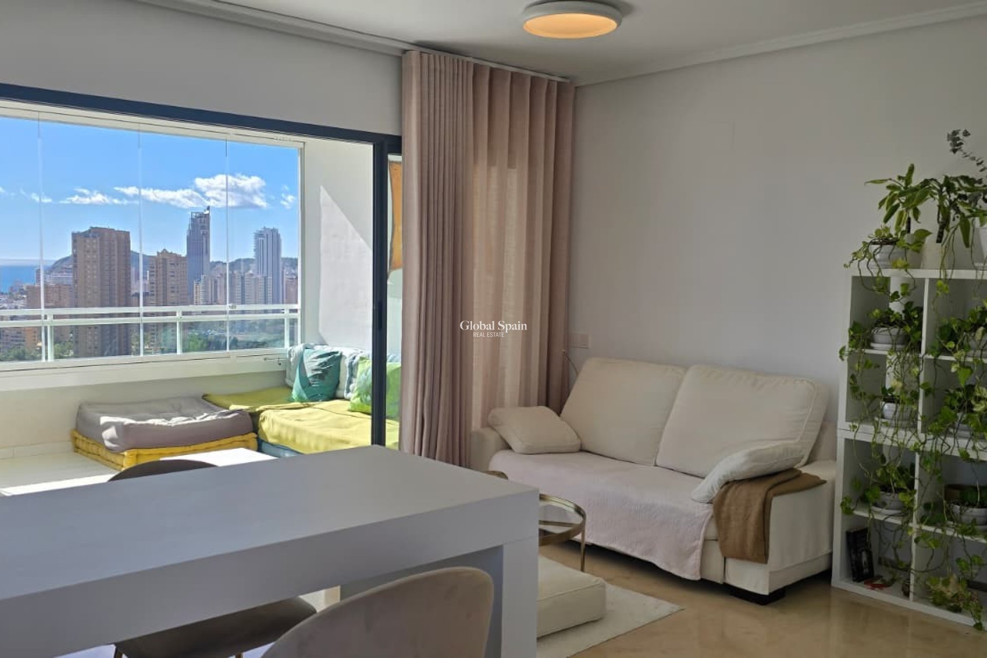 Revente - APPARTEMENT -
BENIDORM - Zona de Poniente