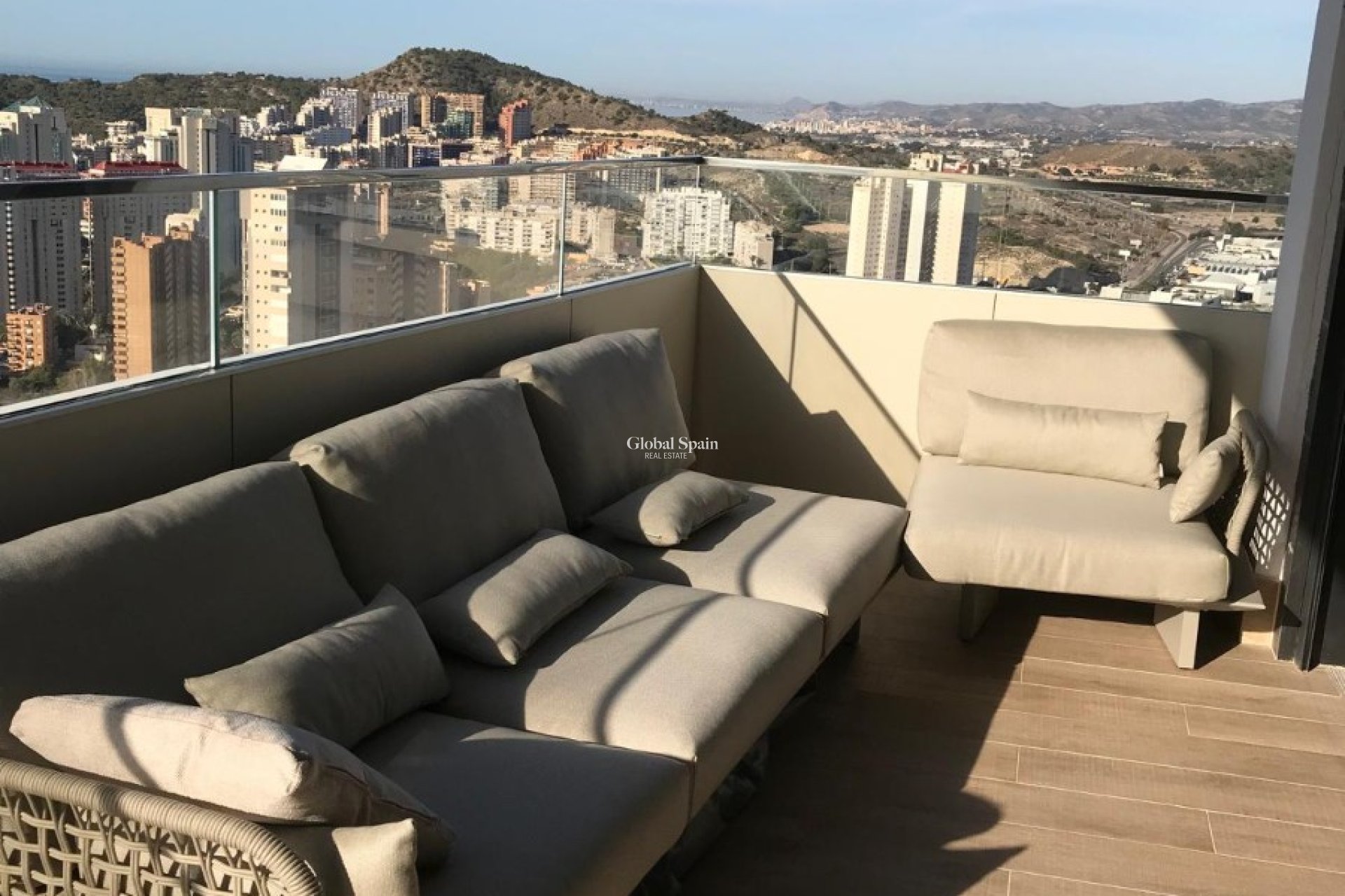 Revente - APPARTEMENT -
BENIDORM - Zona de Poniente