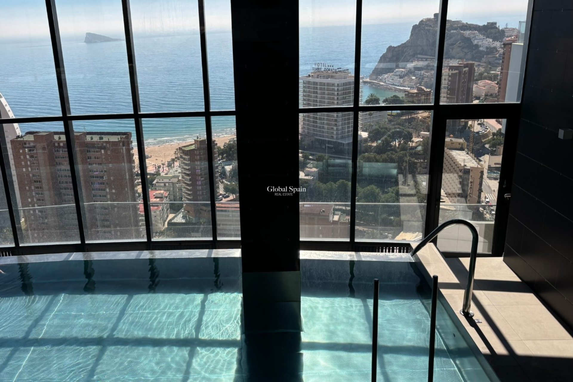 Revente - APPARTEMENT -
BENIDORM - Zona de Poniente