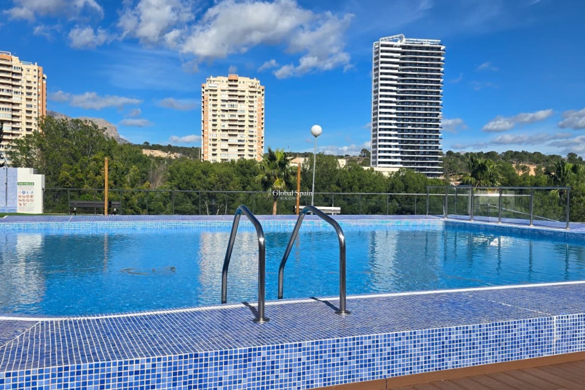 Revente - APPARTEMENT -
BENIDORM - Zona de Poniente