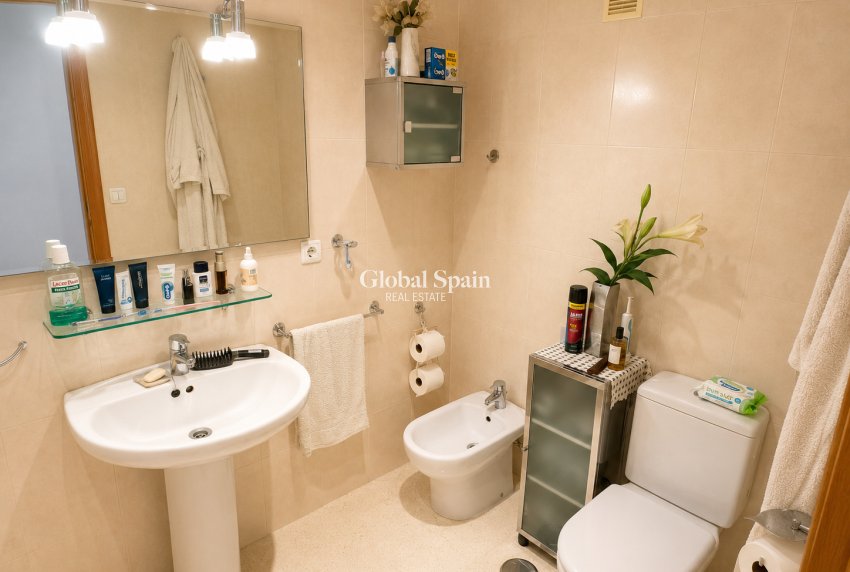 Revente - APPARTEMENT -
BENIDORM - Zona de Poniente