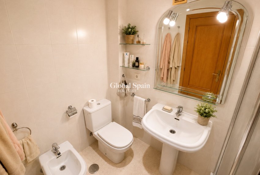 Revente - APPARTEMENT -
BENIDORM - Zona de Poniente