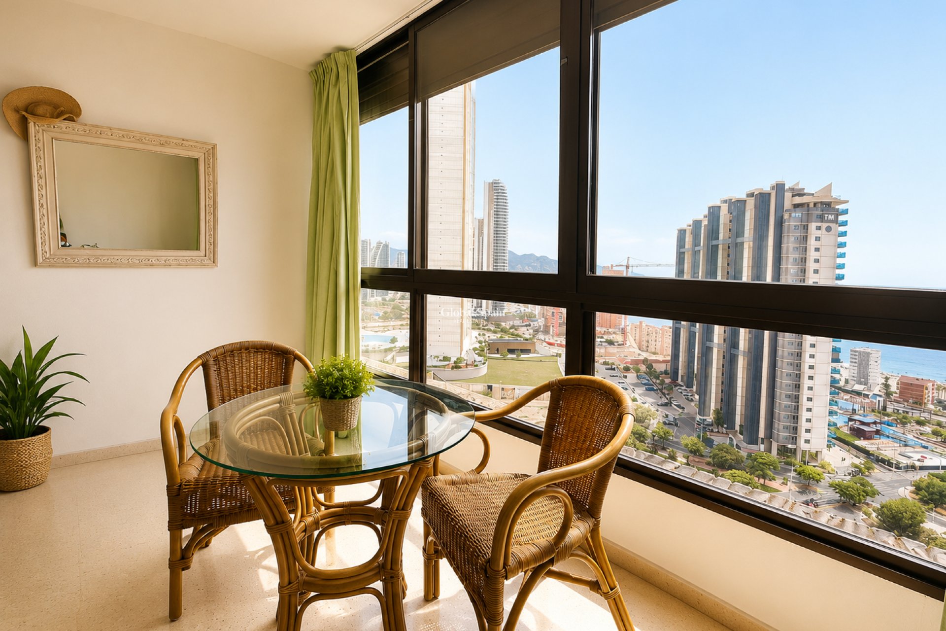 Revente - APPARTEMENT -
BENIDORM - Zona de Poniente