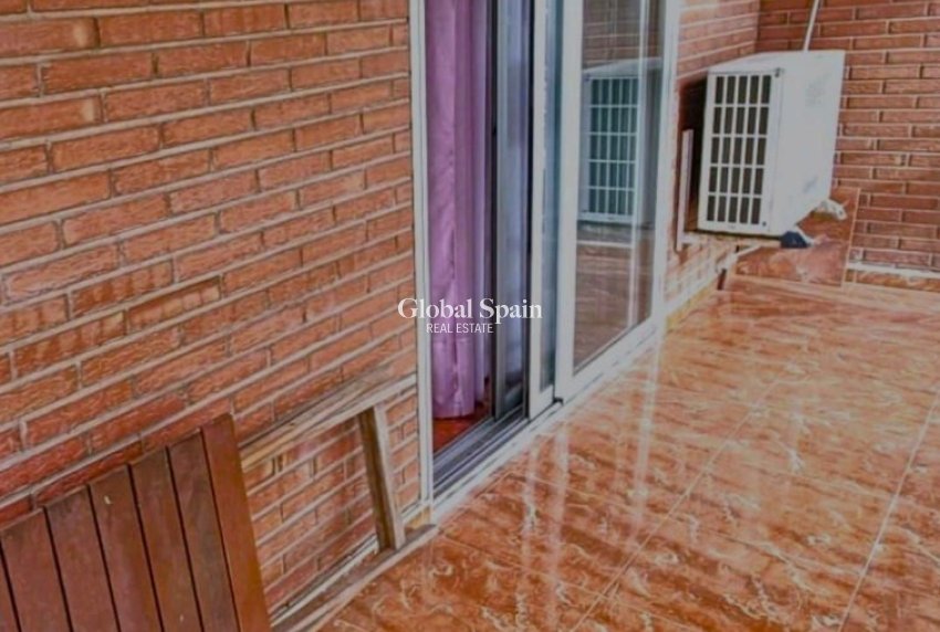 Revente - APPARTEMENT -
BENIDORM - Zona de Poniente