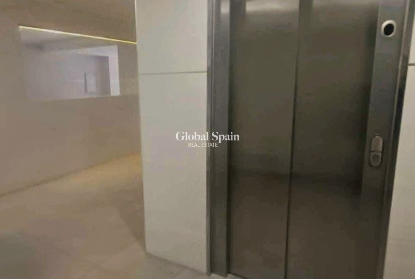 Revente - APPARTEMENT -
BENIDORM - Zona de Poniente