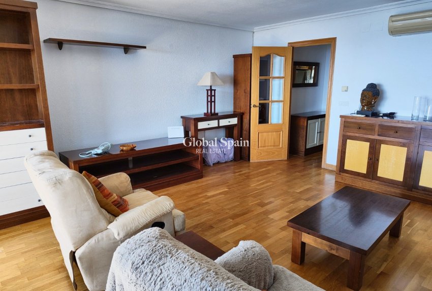 Revente - APPARTEMENT -
BENIDORM - Zona de Poniente