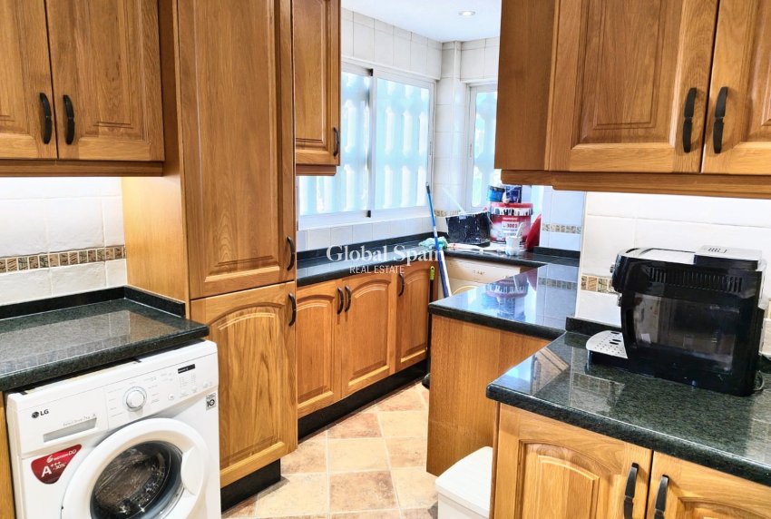 Revente - APPARTEMENT -
BENIDORM - Zona de Poniente