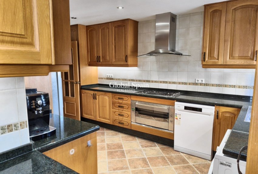 Revente - APPARTEMENT -
BENIDORM - Zona de Poniente
