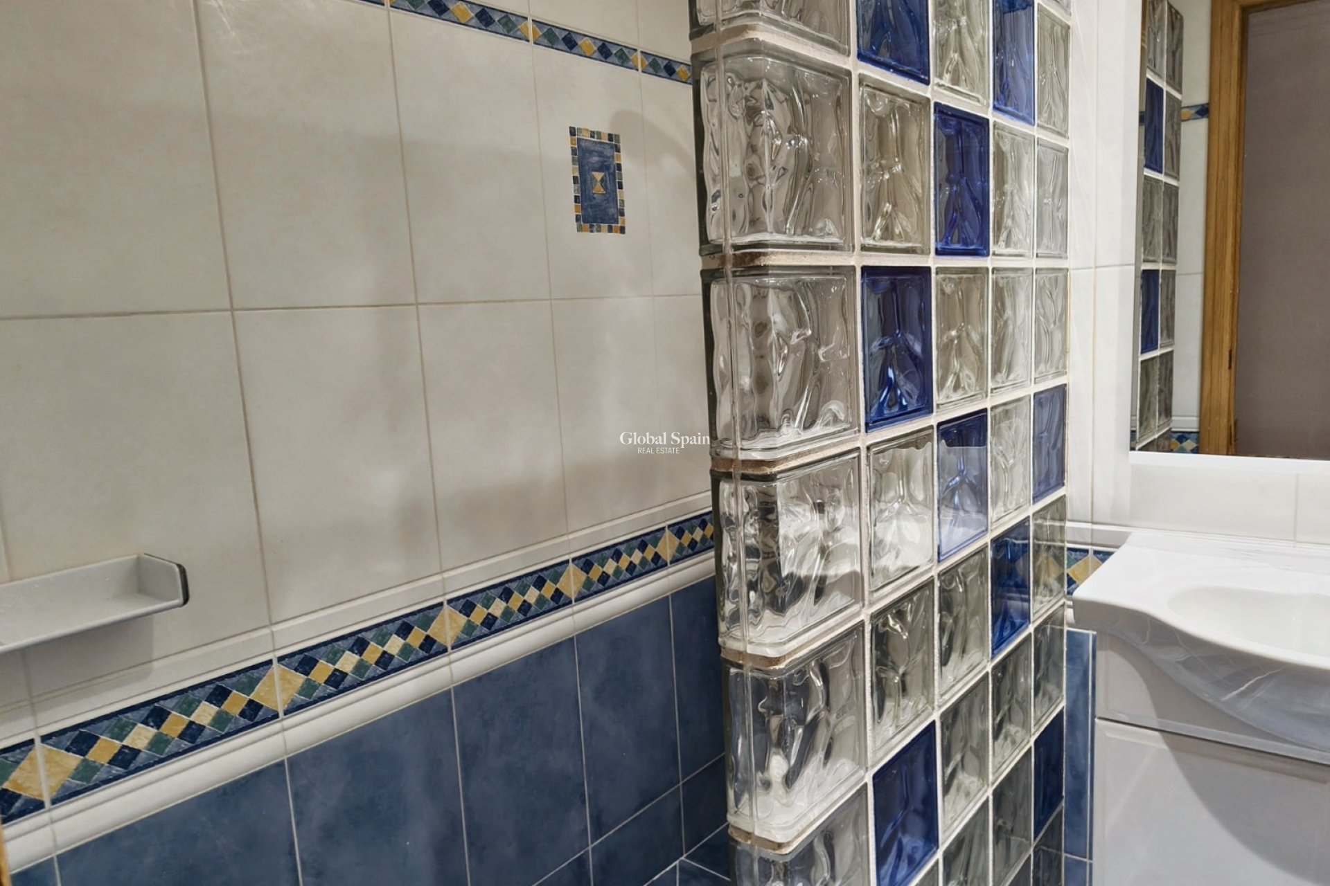 Revente - APPARTEMENT -
BENIDORM - Zona de Poniente