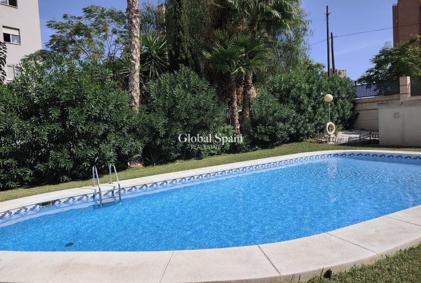 Revente - APPARTEMENT -
BENIDORM - Zona de Poniente