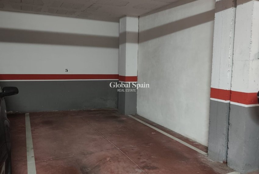 Revente - APPARTEMENT -
BENIDORM - Zona de Poniente