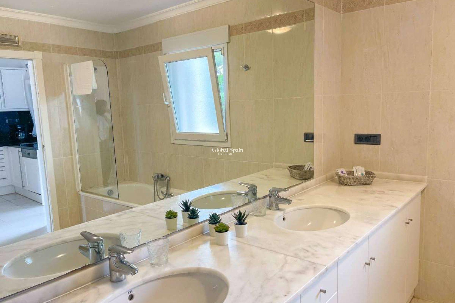 Revente - APPARTEMENT -
BENISSA - Costa Blanca