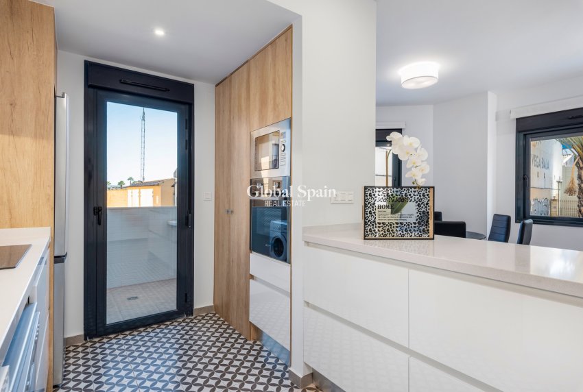 Revente - APPARTEMENT -
BIGASTRO - Costa Blanca South