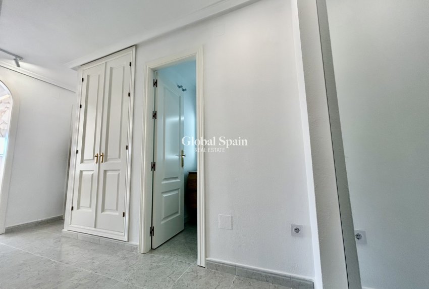 Revente - APPARTEMENT -
CAMPOAMOR - Costa Blanca