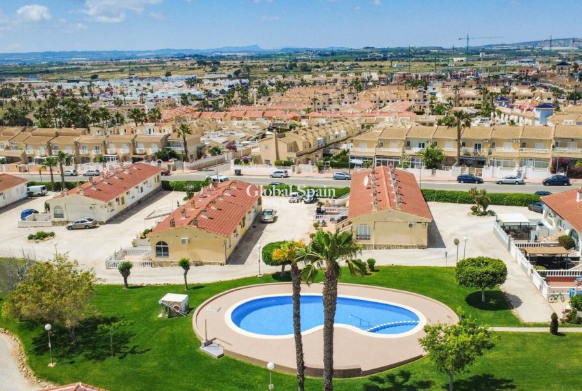 Revente - APPARTEMENT -
CIUDAD QUESADA
