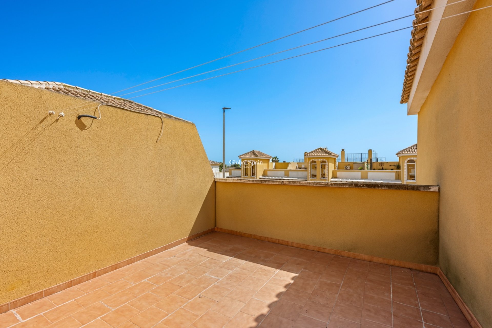 Revente - APPARTEMENT -
DAYA NUEVA - Costa Blanca South