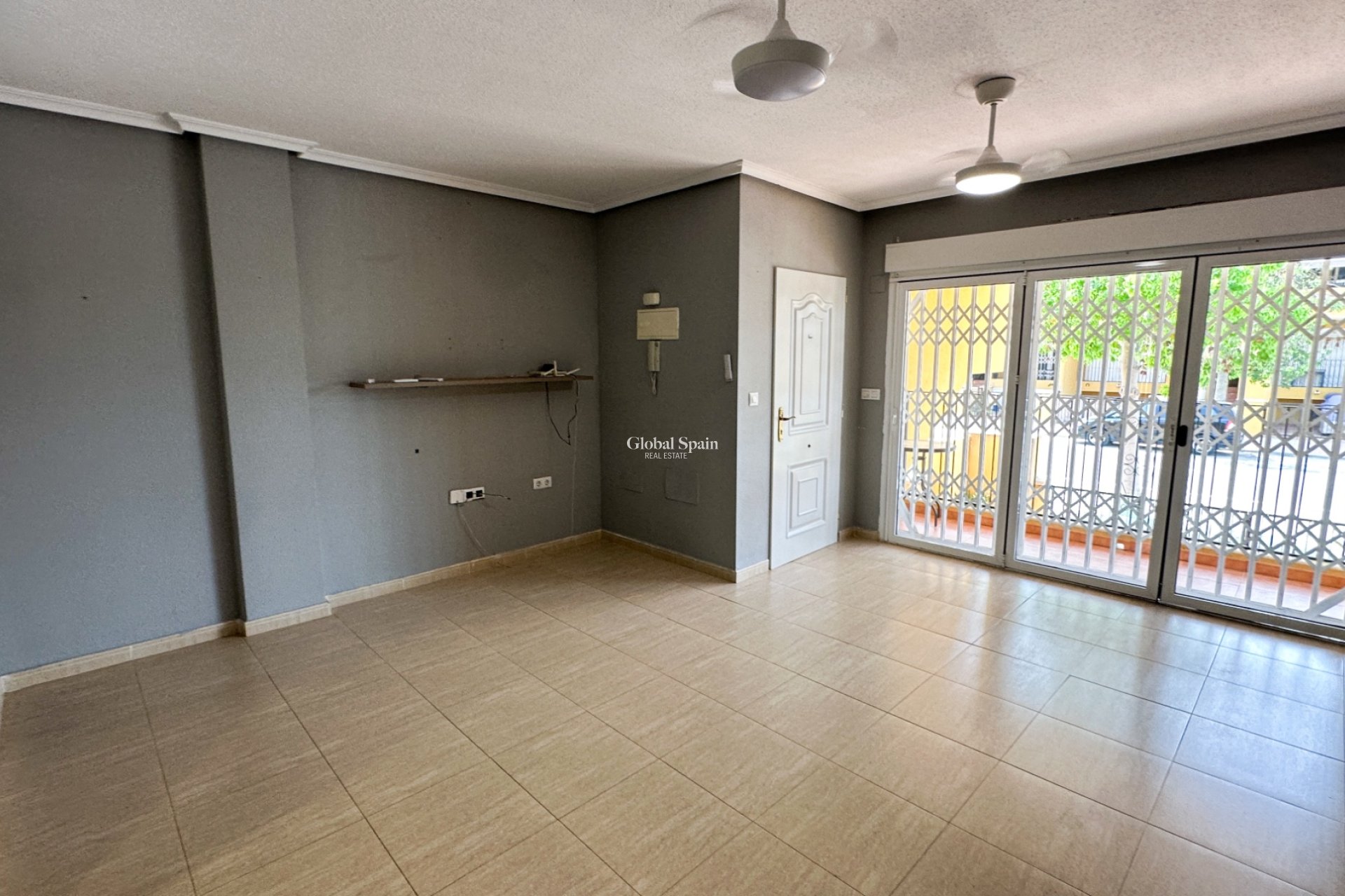Revente - APPARTEMENT -
DAYA NUEVA - Costa Blanca Sur