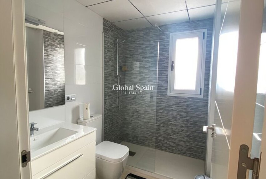 Revente - APPARTEMENT -
DEHESA DE CAMPOAMOR - Las Filipinas