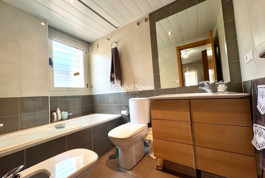 Revente - APPARTEMENT -
DENIA - Center