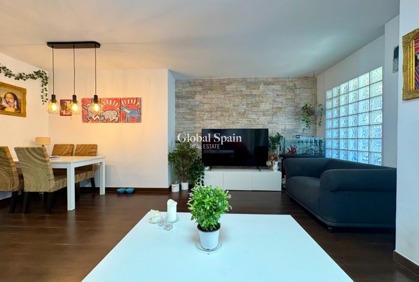 Revente - APPARTEMENT -
DENIA - Center