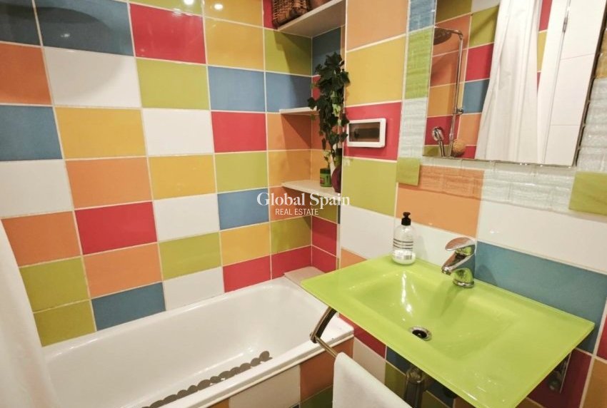 Revente - APPARTEMENT -
DENIA - Center