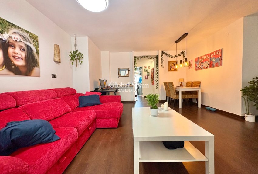 Revente - APPARTEMENT -
DENIA - Center