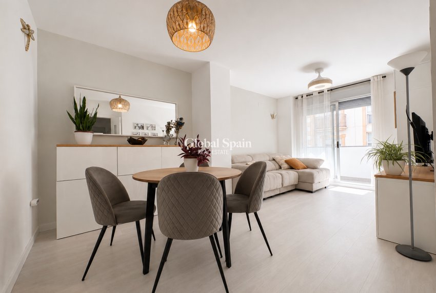 Revente - APPARTEMENT -
DENIA - Center