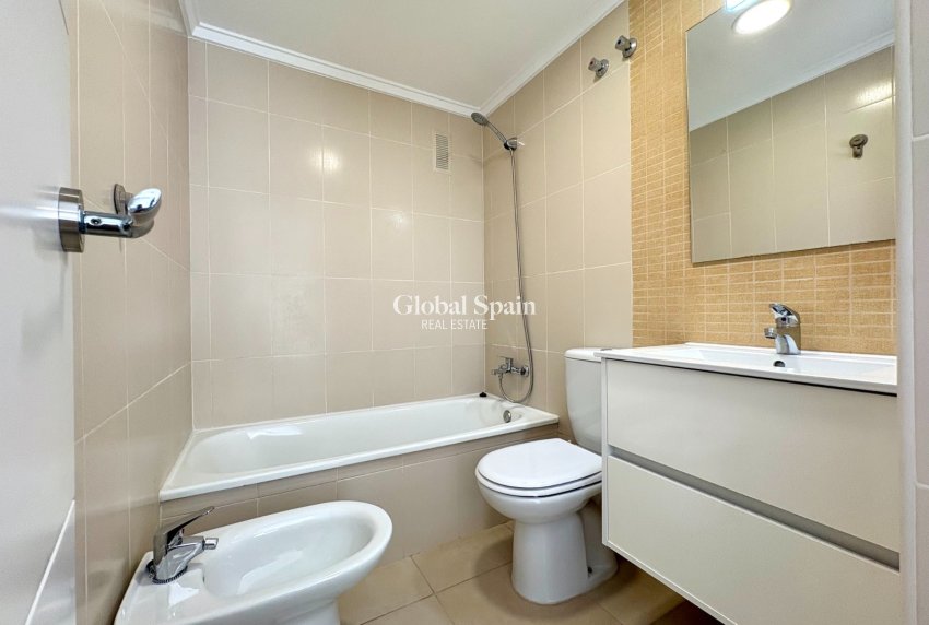Revente - APPARTEMENT -
DENIA - Center