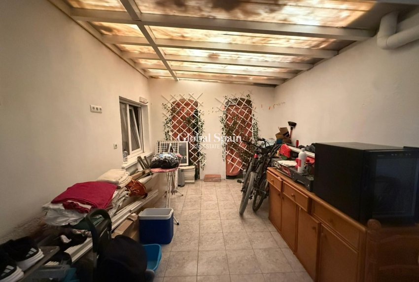 Revente - APPARTEMENT -
DENIA - Center