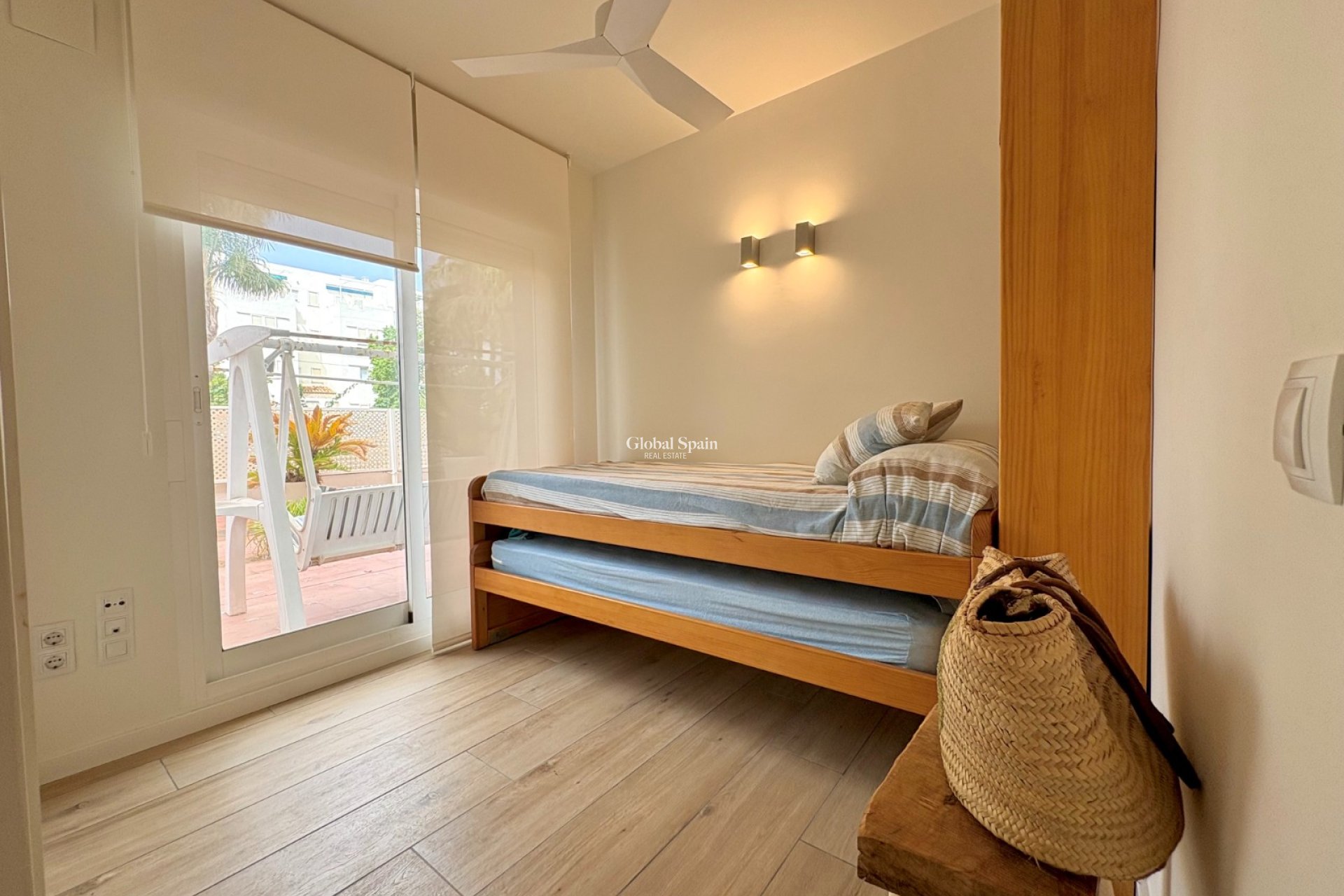 Revente - Appartement -
DENIA - Les Marines - Las Marinas