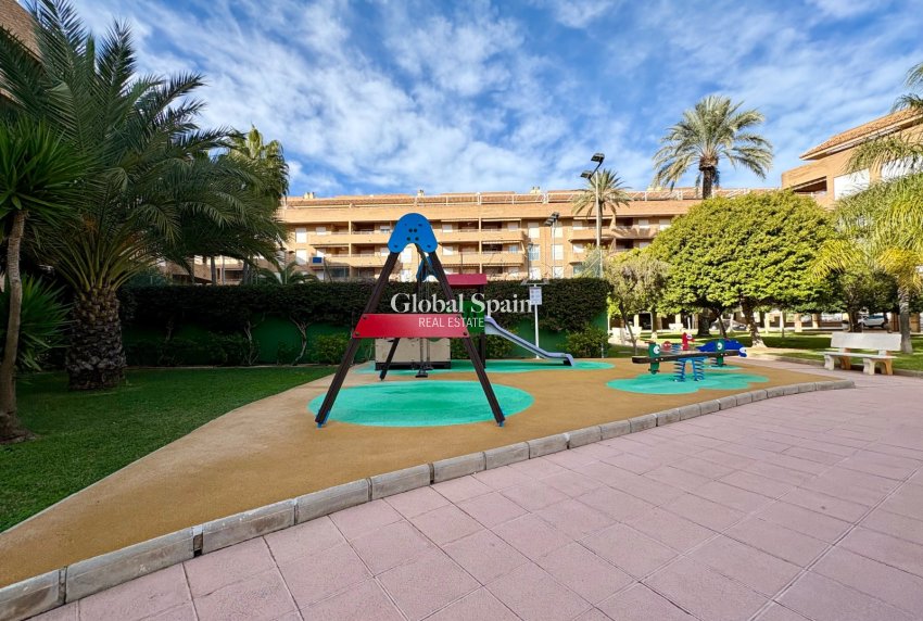 Revente - APPARTEMENT -
DENIA - Port