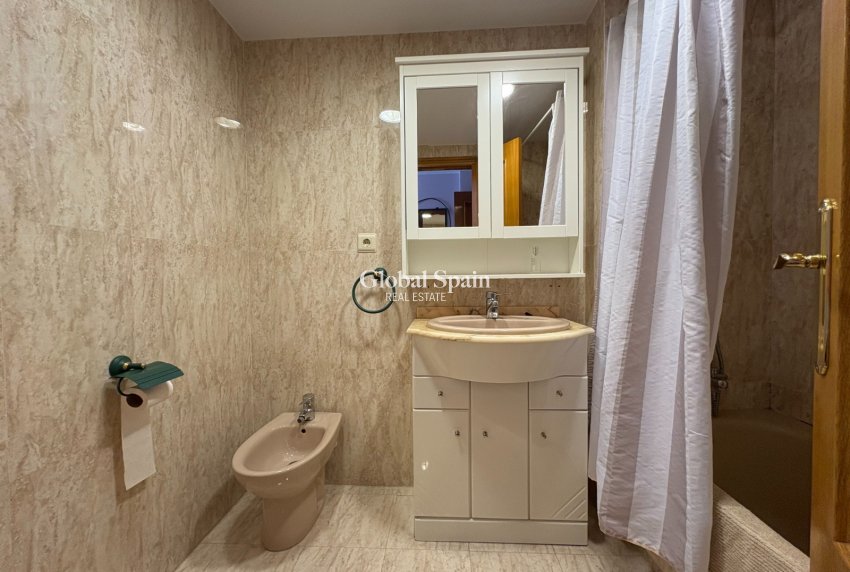 Revente - APPARTEMENT -
DENIA - Port