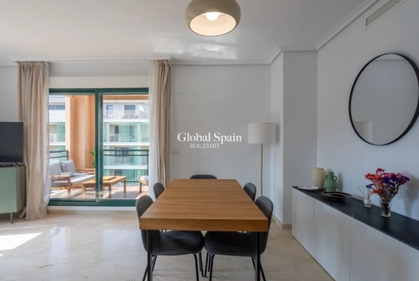 Revente - APPARTEMENT -
DENIA - Port