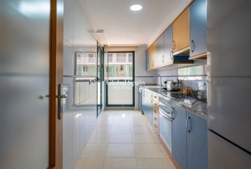 Revente - APPARTEMENT -
DENIA - Port