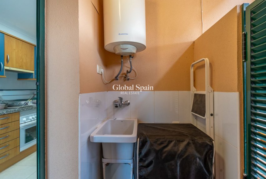 Revente - APPARTEMENT -
DENIA - Port