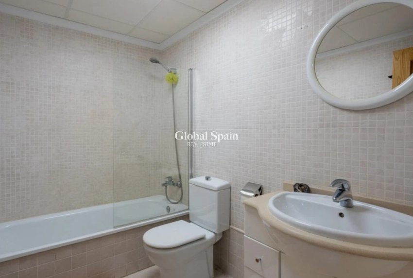 Revente - APPARTEMENT -
DENIA - Port