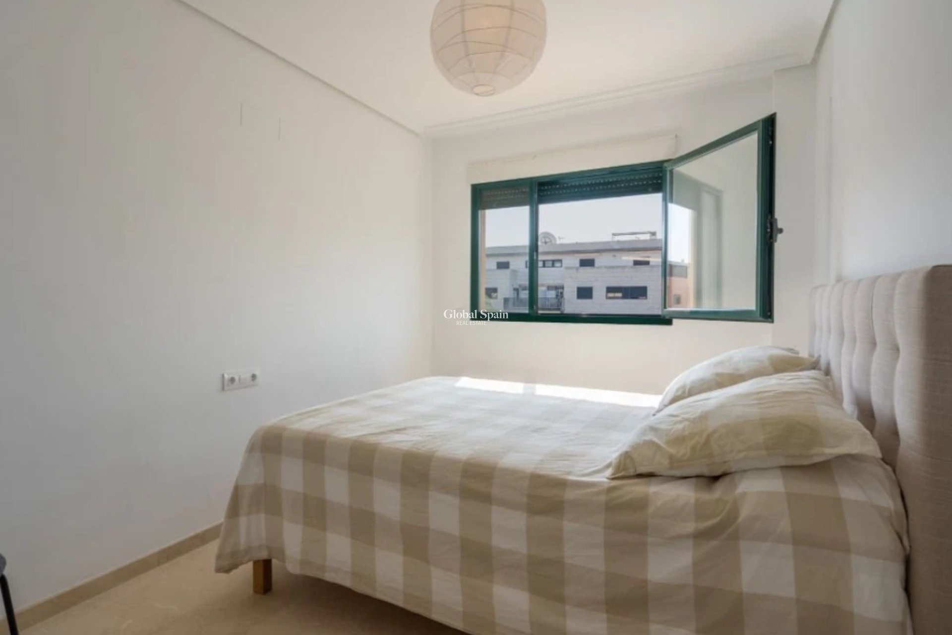 Revente - APPARTEMENT -
DENIA - Port