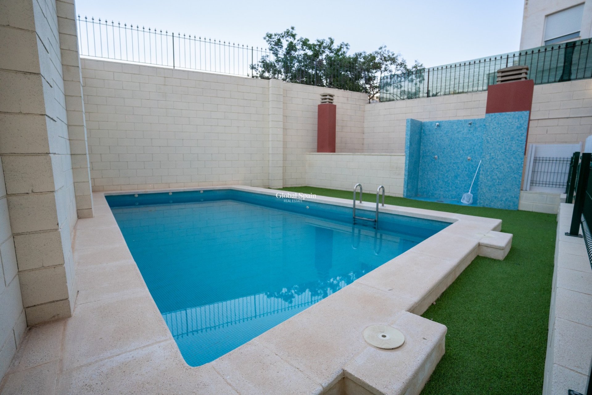 Revente - APPARTEMENT -
EL CAMPELLO - Costa Blanca