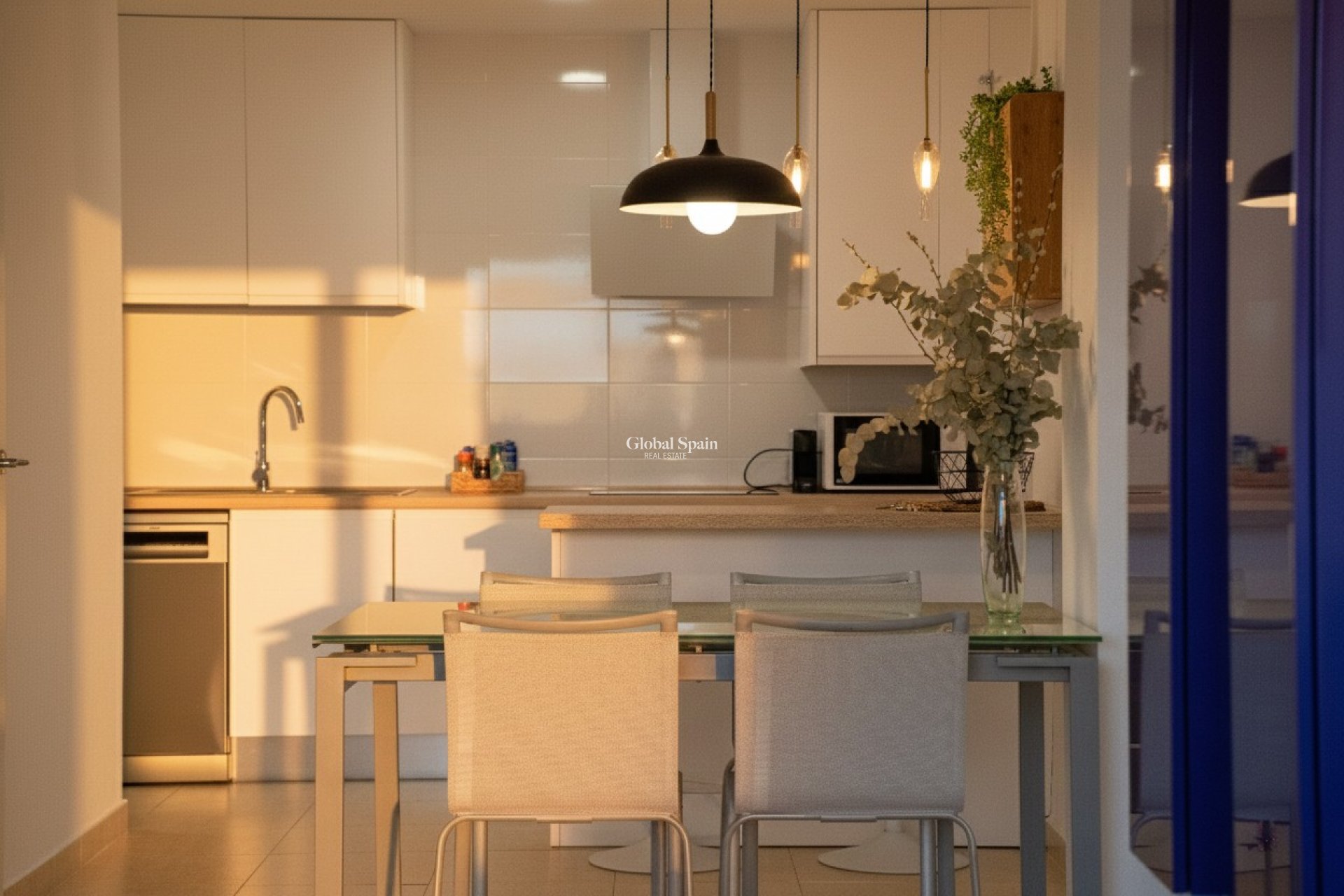 Revente - APPARTEMENT -
EL CAMPELLO - Costa Blanca