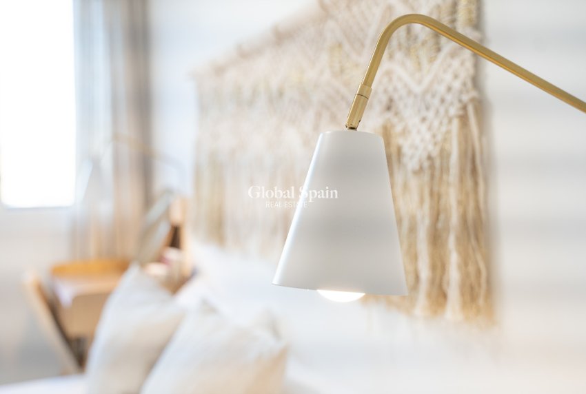 Revente - APPARTEMENT -
EL CAMPELLO - Costa Blanca