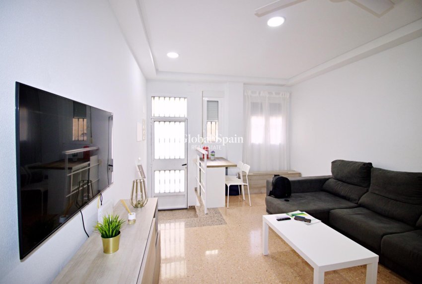 Revente - APPARTEMENT -
ELCHE - Plaza Madrid