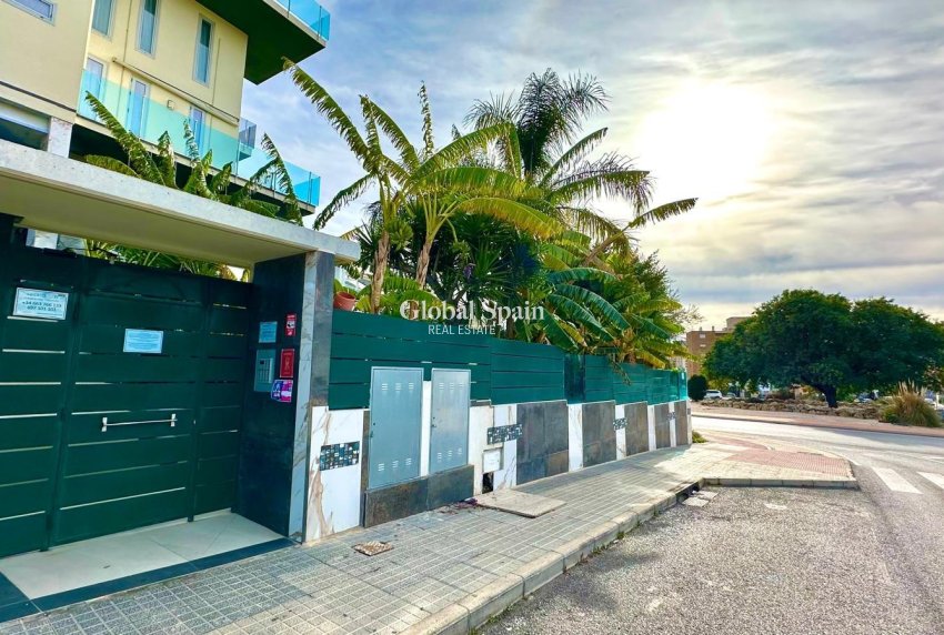 Revente - APPARTEMENT -
FINESTRAT